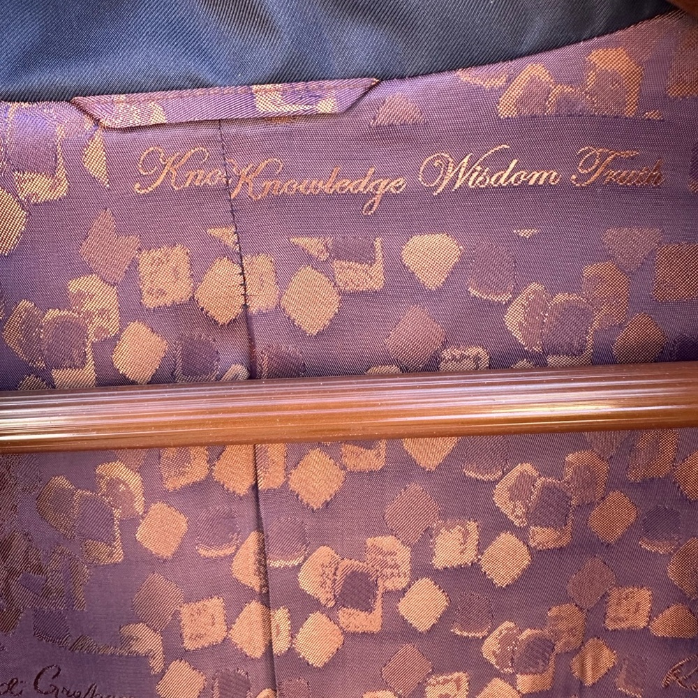 Stylish Navy Coat With Patterned Lining - image 7